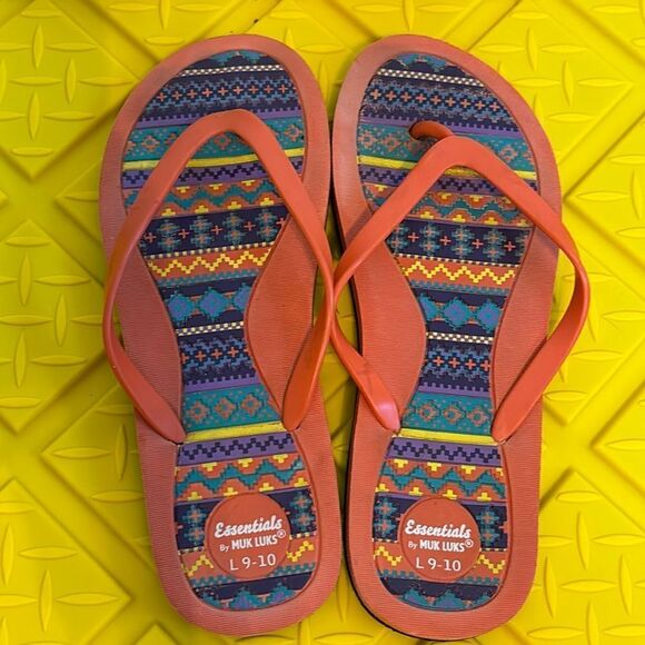 Essentials by Muk Luks Women’s Coral Pink Flip Flop Sandals Size L 9-10 - Picture 1 of 3